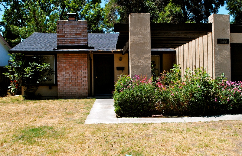 1699 Silvertree Drive Rentals photo 2